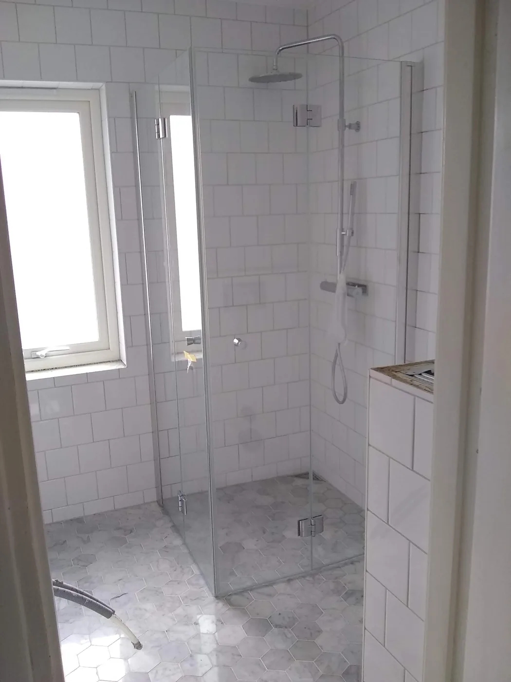 Badrum, från stomme till färdigt efter arbetet