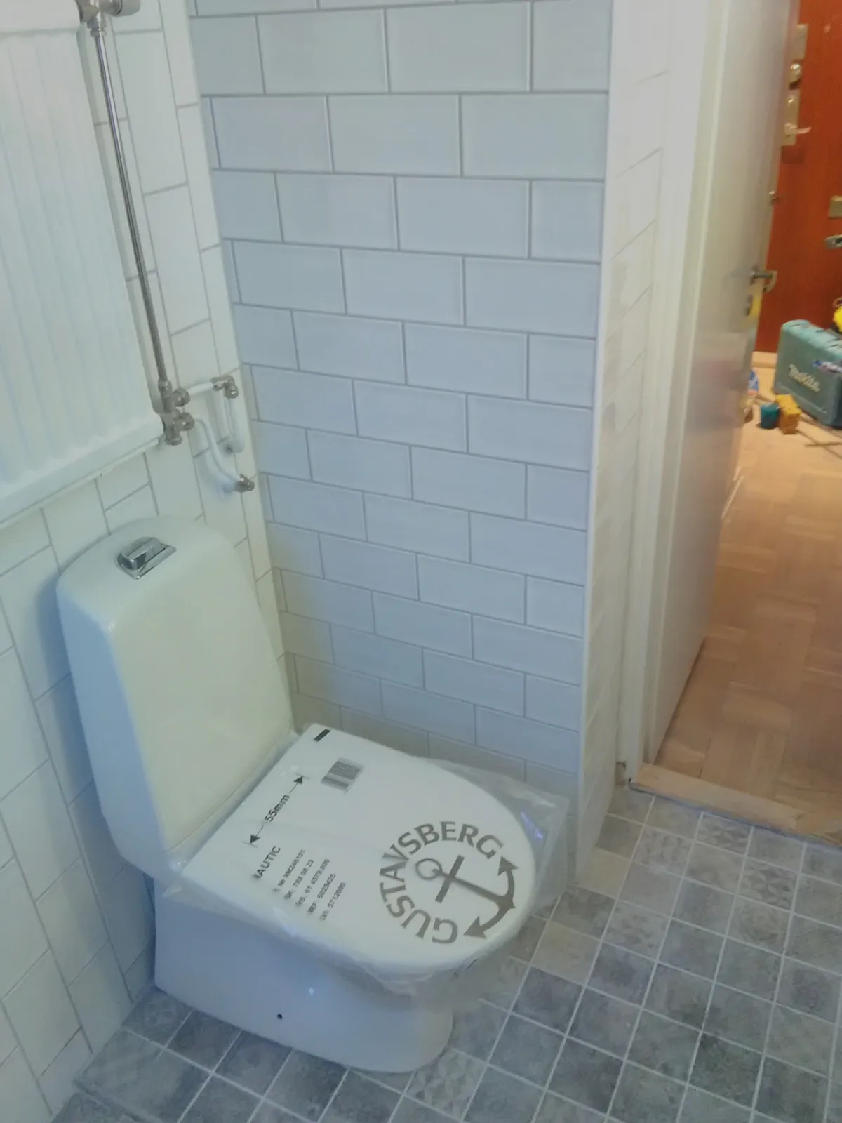 Badrumsrenovering med tegelkakel, bild 4 av 4